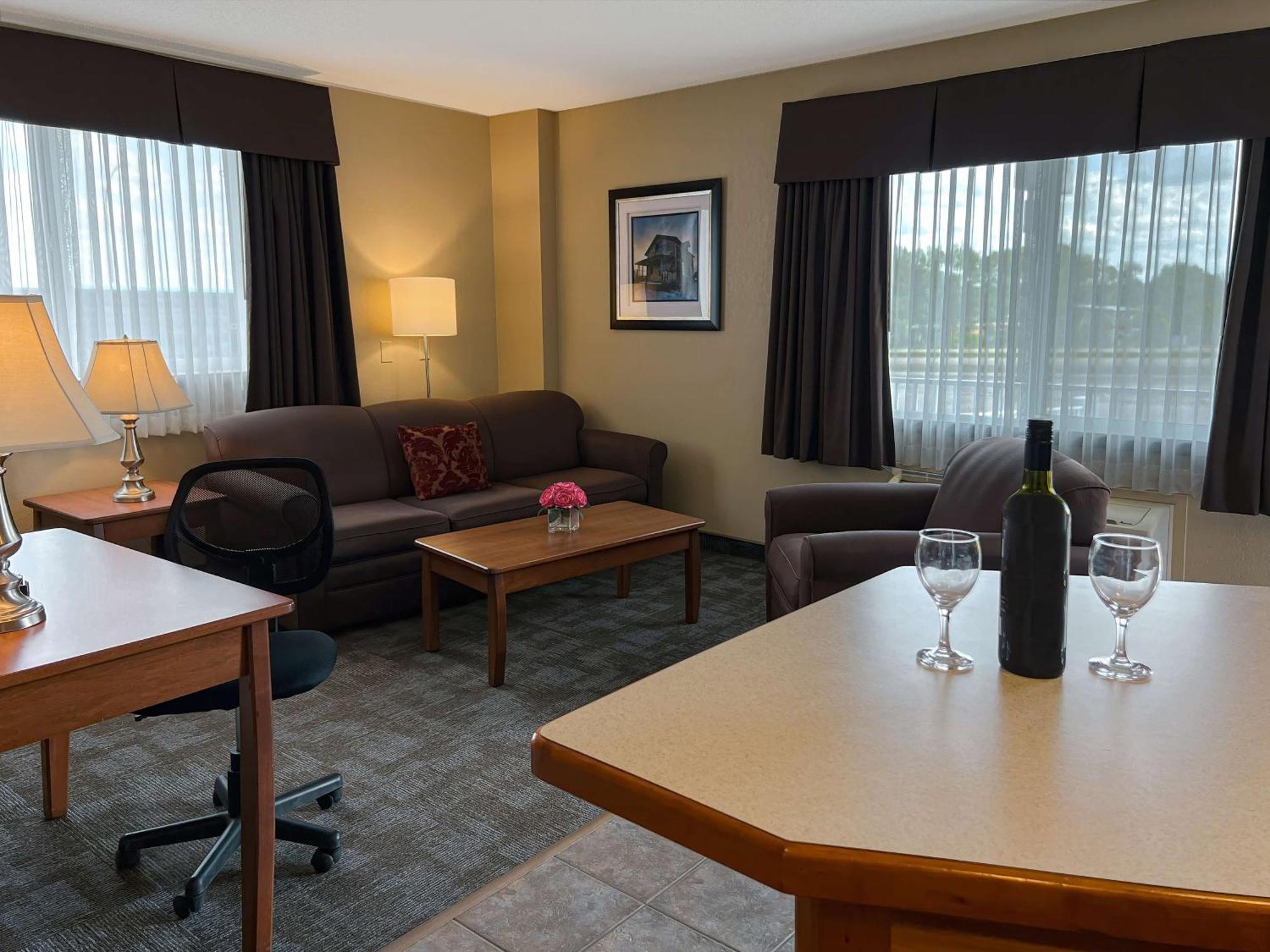 Coast Swift Current Hotel Exterior foto